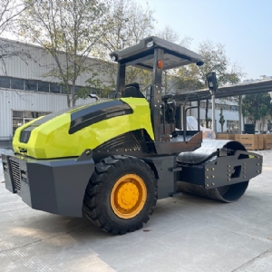 座駕壓路機STS06